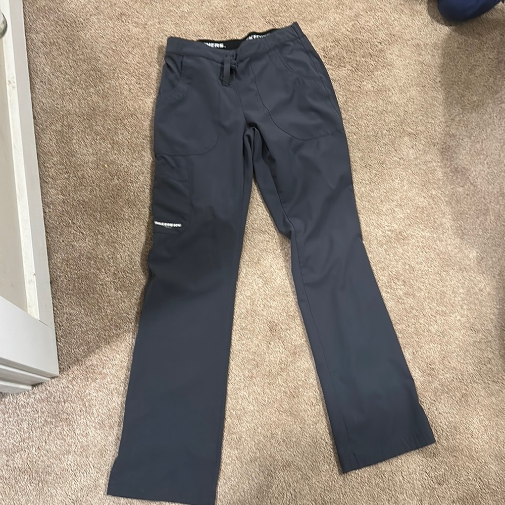 Sketchers scrub bottom